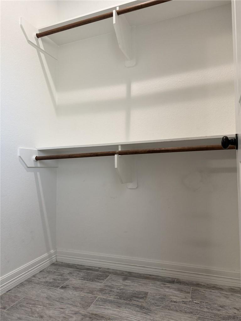 Image 4: Room 1