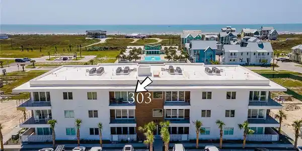 630 Center Square W