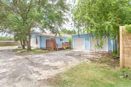 302 Wray Lane