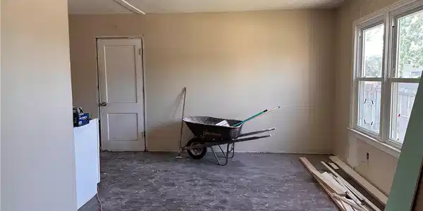 Image 4: Entry and Living Area-- Recent Flooring installed