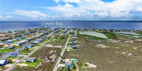 Image 2: Backing to Coastal Bend estuaries, you'll enjoy ad