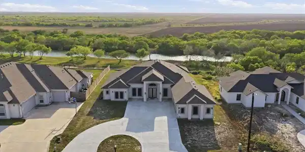 4033 Ranch Lake Drive