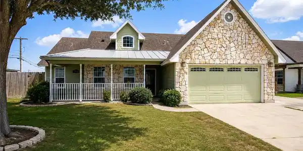 10302 Hill Country