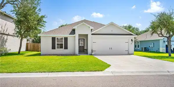 121 Antigua Drive