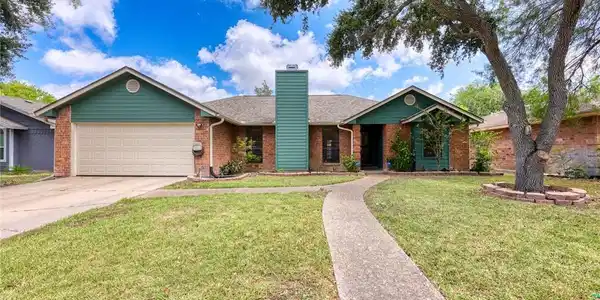5222 Edinburg Circle