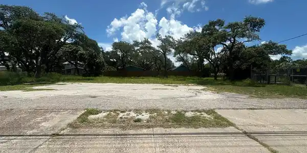 1502 Highway 35 N