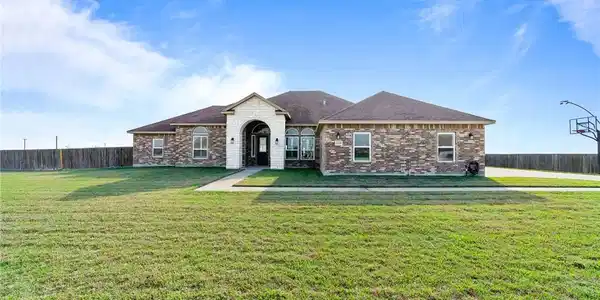 2446 Salevan Drive