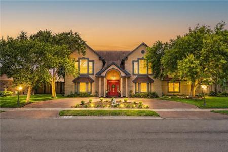 5405 Hulen Drive