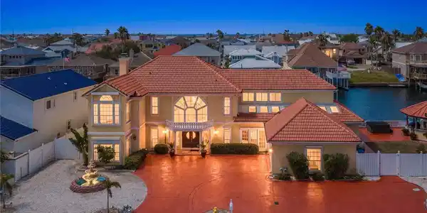 13533 PESETA Court