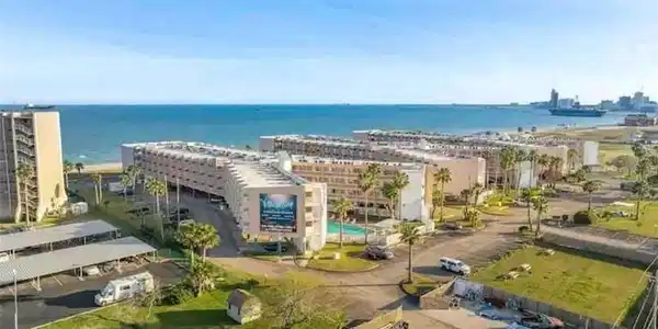 3938 Surfside Boulevard