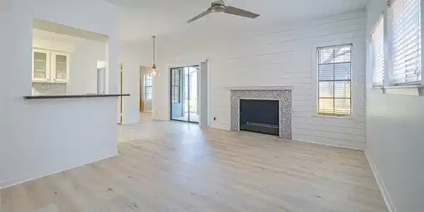 Image 4: Entry