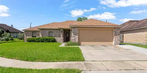 4241 Aaron Cove