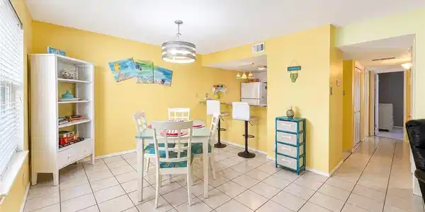 Image 4: Dining Room