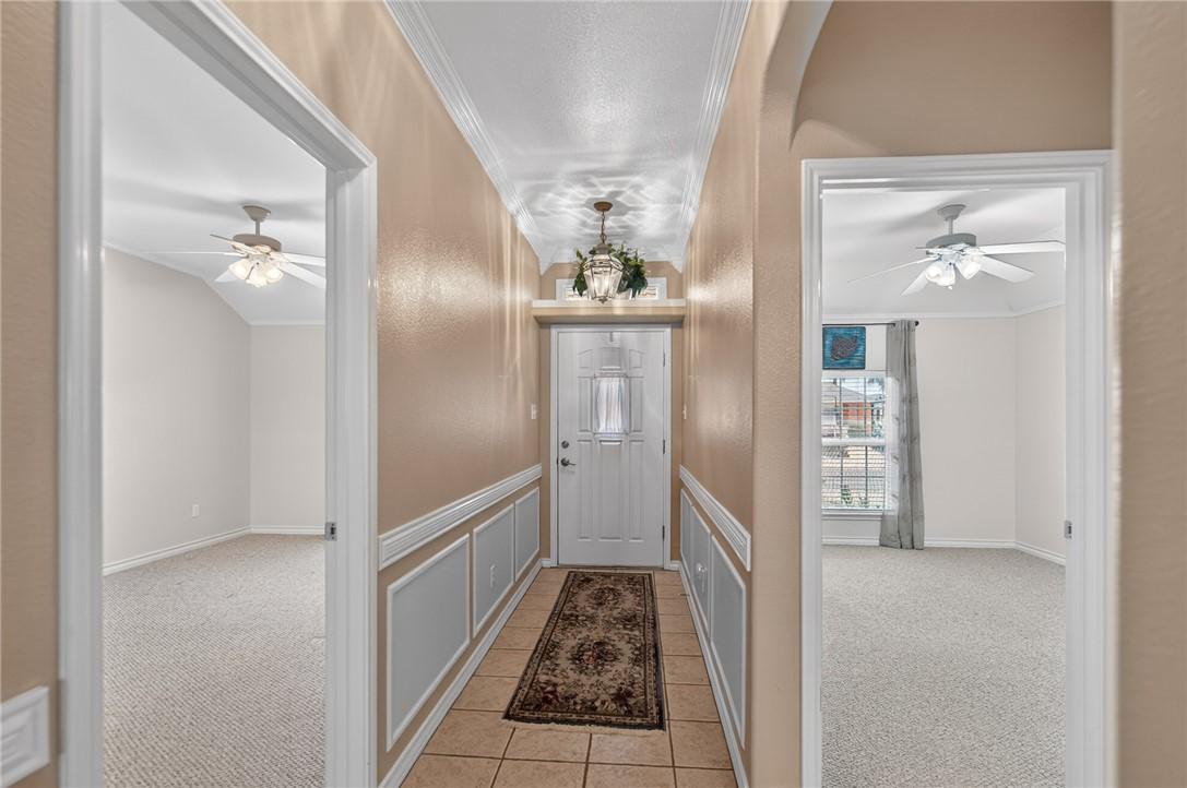 Image 4: Split floor plan with two guest bedrooms separate
