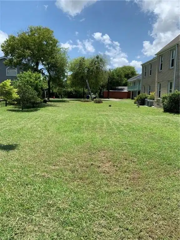 Image 1: 1121 Ocean Dr. Lot