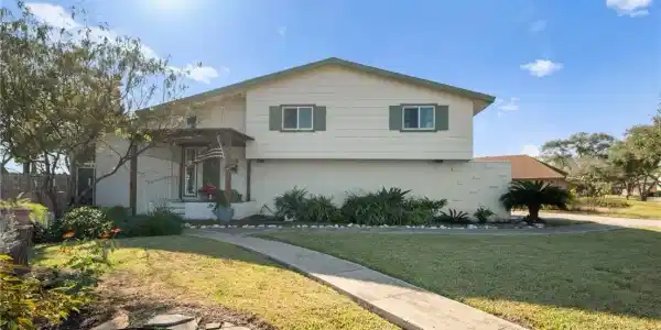 6845 Aswan Drive