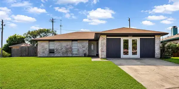 2837 Vancouver Drive