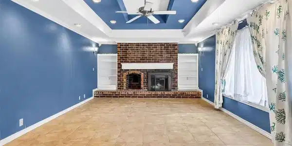 Image 3: Truly a great room, warm it up with colors of your
