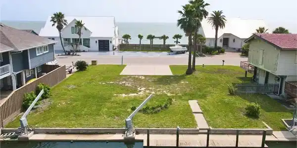 1837 Bay Shore Drive