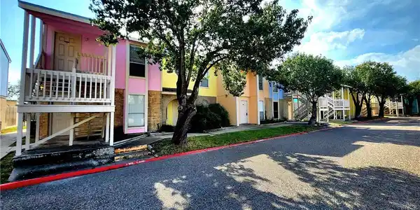 6702 Everhart