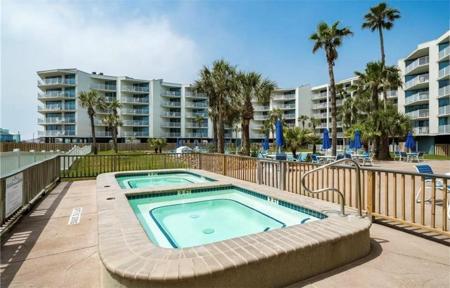 800 Sandcastle Drive