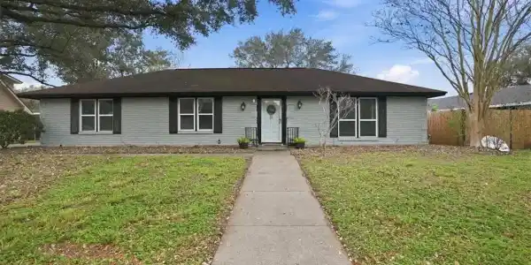 11133 Forest Hill