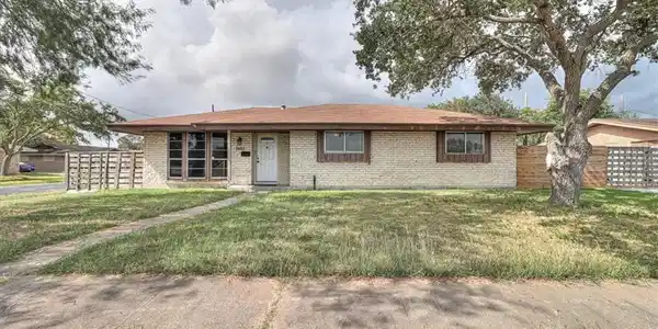 5433 Fresno Drive