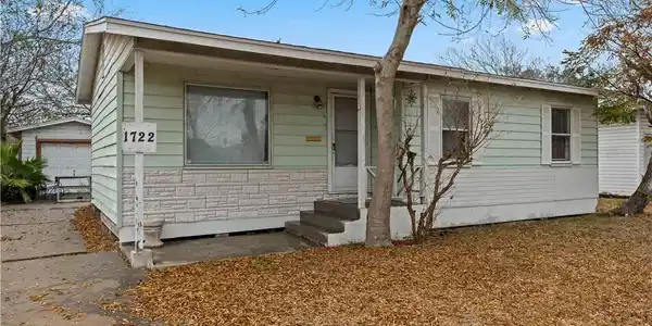 1722 Hemlock Place