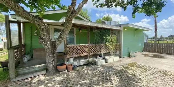 112 Palmetto Avenue