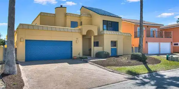320 Bahia Mar