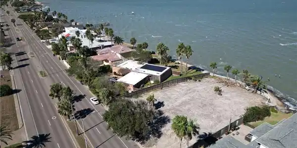 5830 Ocean Drive