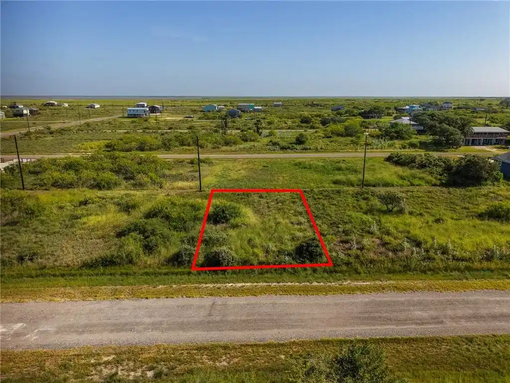 Image 1: 214 W RUSTIC OAK 
ROCKPORT TX