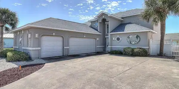 435 Mustang Boulevard