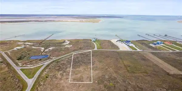 Image 3: Located right next to the Community walking trails