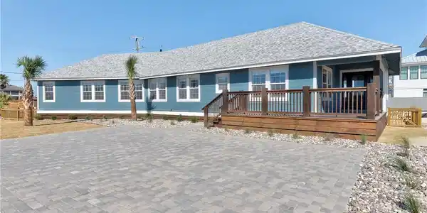 701 Chapman Cove