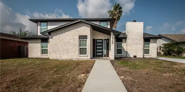 6709 Wood Iron Drive