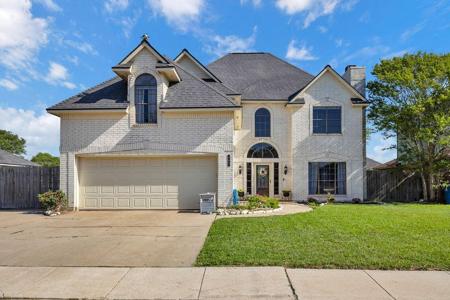 303 Long Pointe Drive