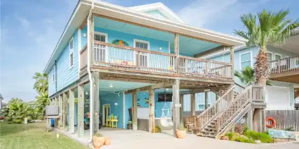 628 Dolphin Circle
