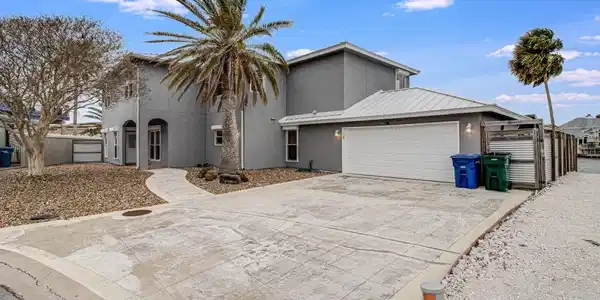 13801 Jolly Roger Street