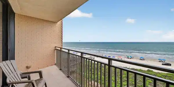 Image 2: Amazing ocean views from balcony!