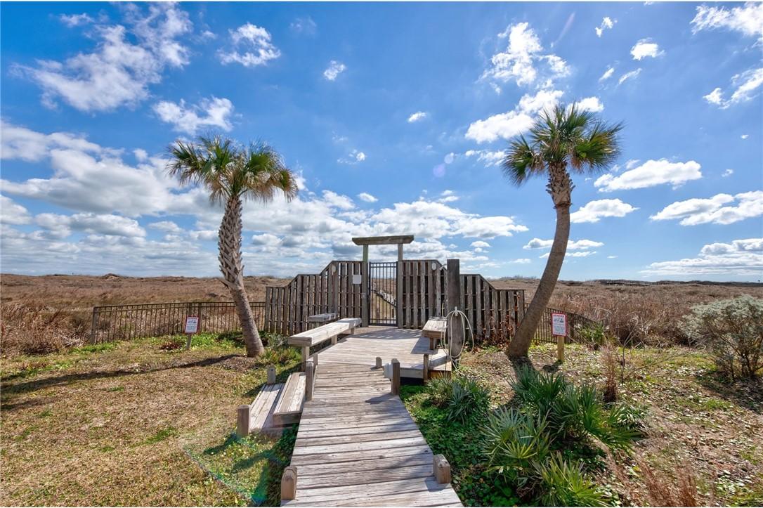 Image 3: The beach is just a few steps away with a private
