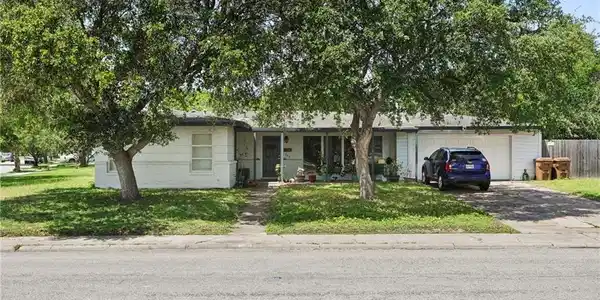 902 Cunningham Street