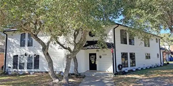 3201 Traylor Boulevard