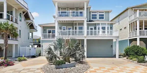853 Oceanside Drive