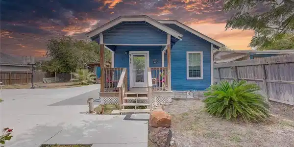 9038 Stock Drive