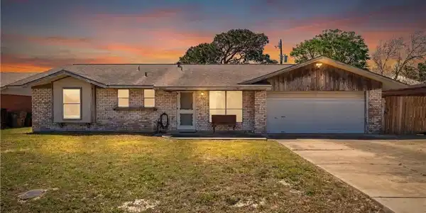 551 S Bayberry Pl