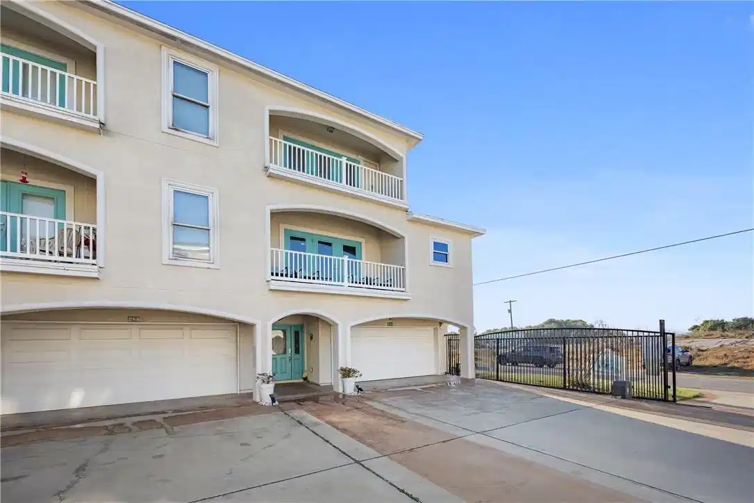 Image 1: Front of your new unit!