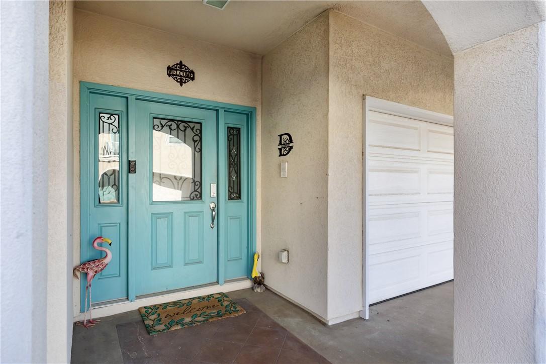 Image 3: Front Entrance