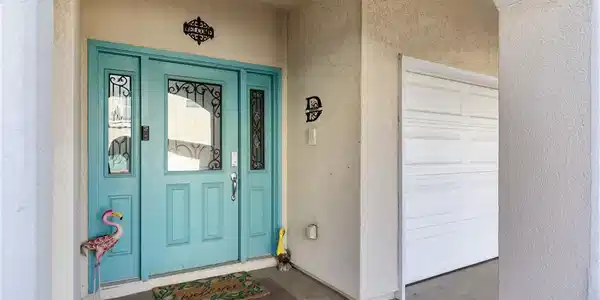 Image 3: Front Entrance