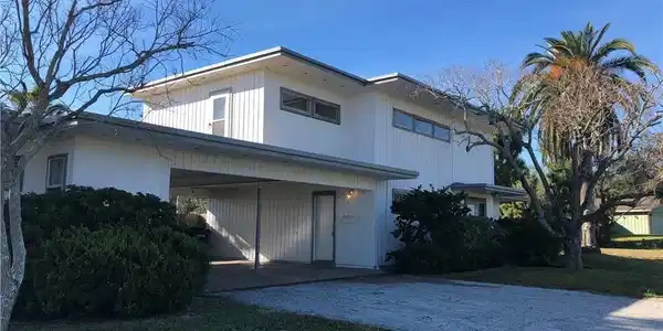 6073 Edgewater Drive
